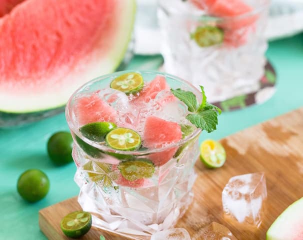 Grosse Weinauswahl & coole Cocktails