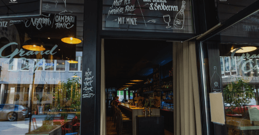 RESTAURANT & BAR